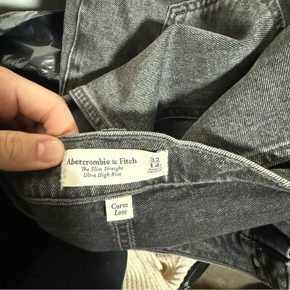 Abercrombie Slim Straight Ultra High Rise Jeans Gray Size 32/14 S CURVE LOVE - Picture 8 of 9
